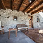 Appartamento Souvenir De Tsaneli Roisan